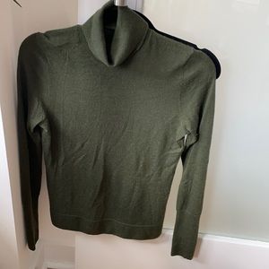 Olive green cashmere Saks 5th Avenue turtleneck sweater
